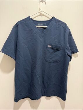 FIGS Leon Three-Pocket Scrub Top Navy Blue Men’s Large Technical Collection